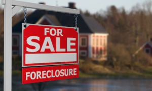 May-Foreclosure-inventory-seriously-delinquent-rate-2015-CoreLogic